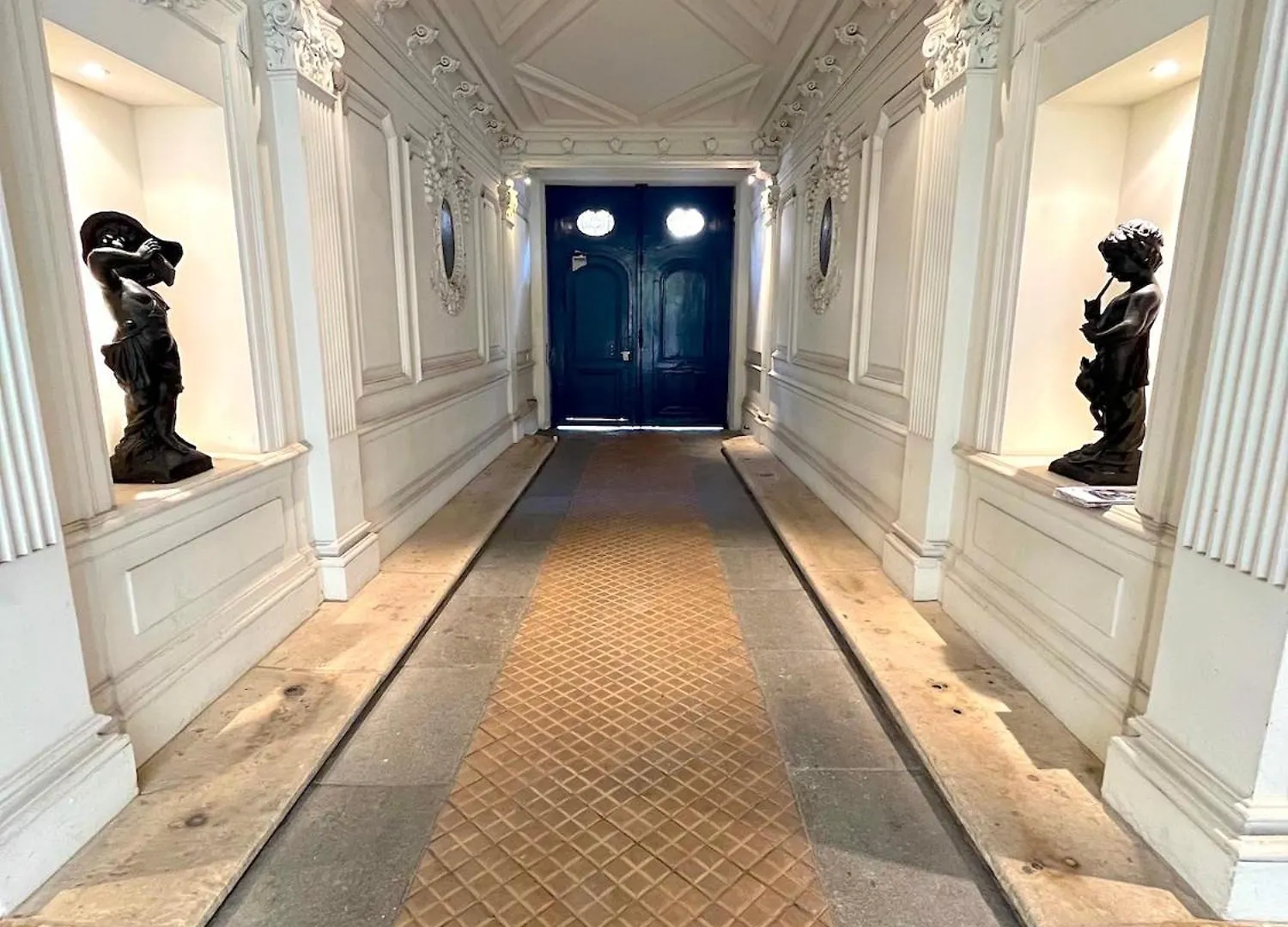 Malesherbes Apartment *